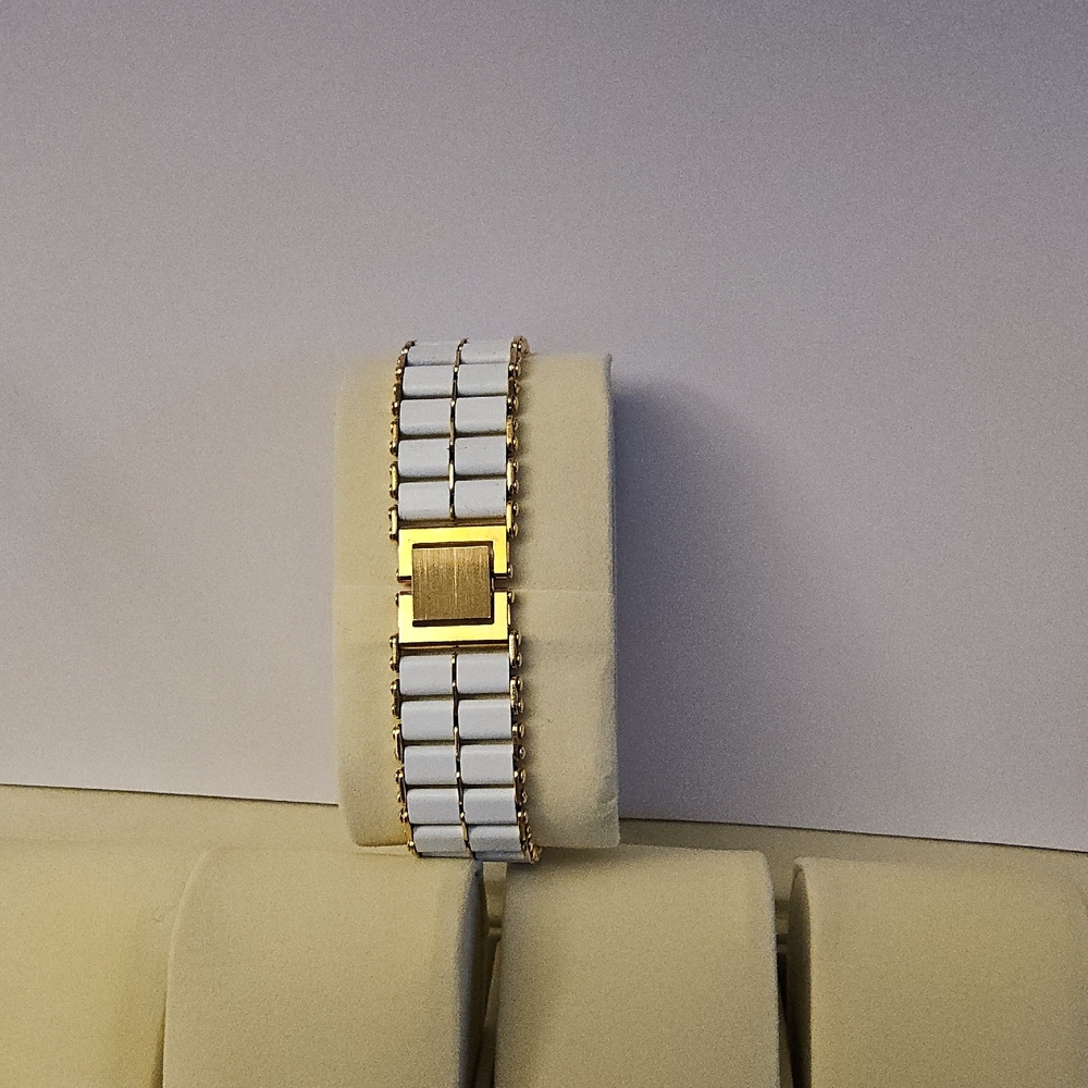 Source Unknown Gold and White Women's Watch - Picture 2 of 2